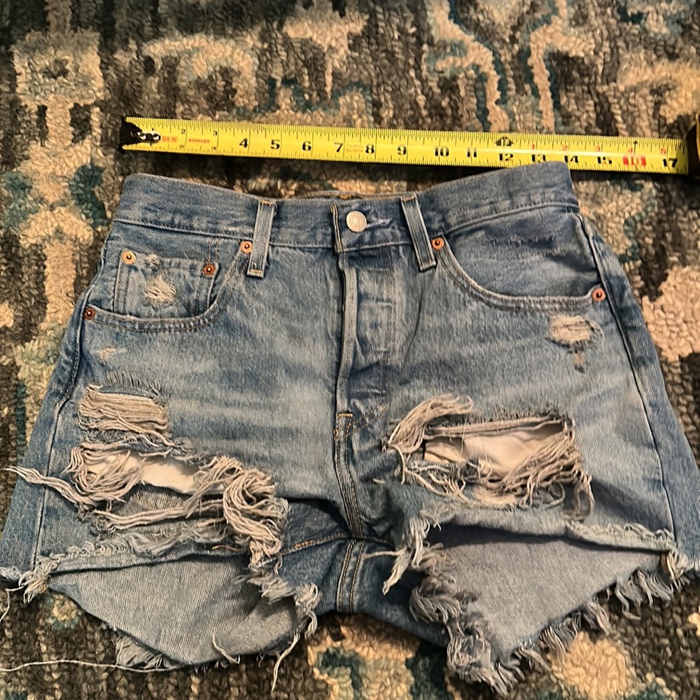 Levi’s Premium 501 distressed high rise ripped denim short size 27
